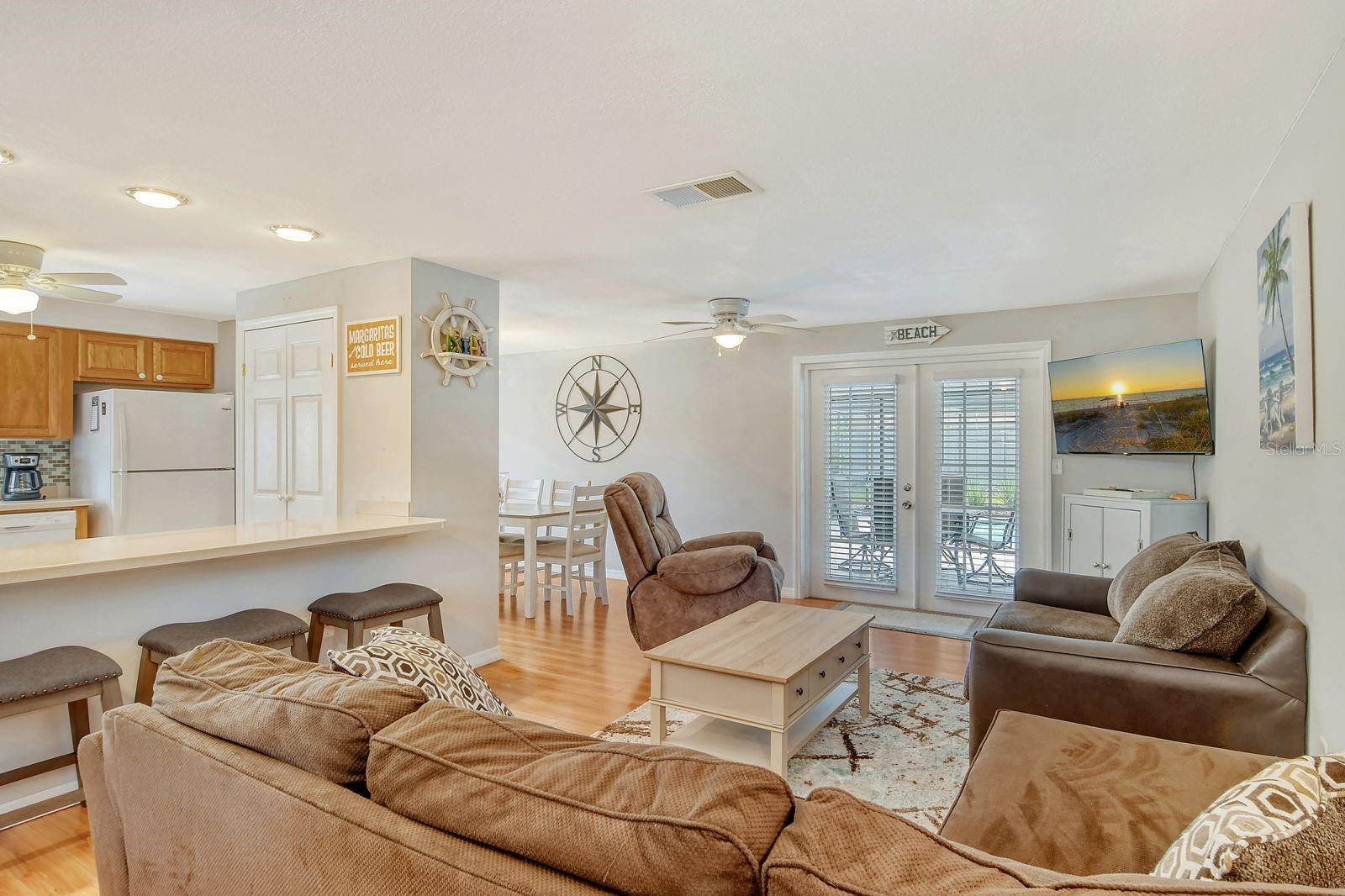 Image 6 of 33 For 6213 34th Avenue W