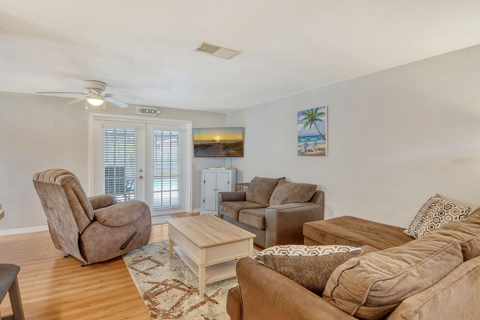 Image 7 of 33 For 6213 34th Avenue W