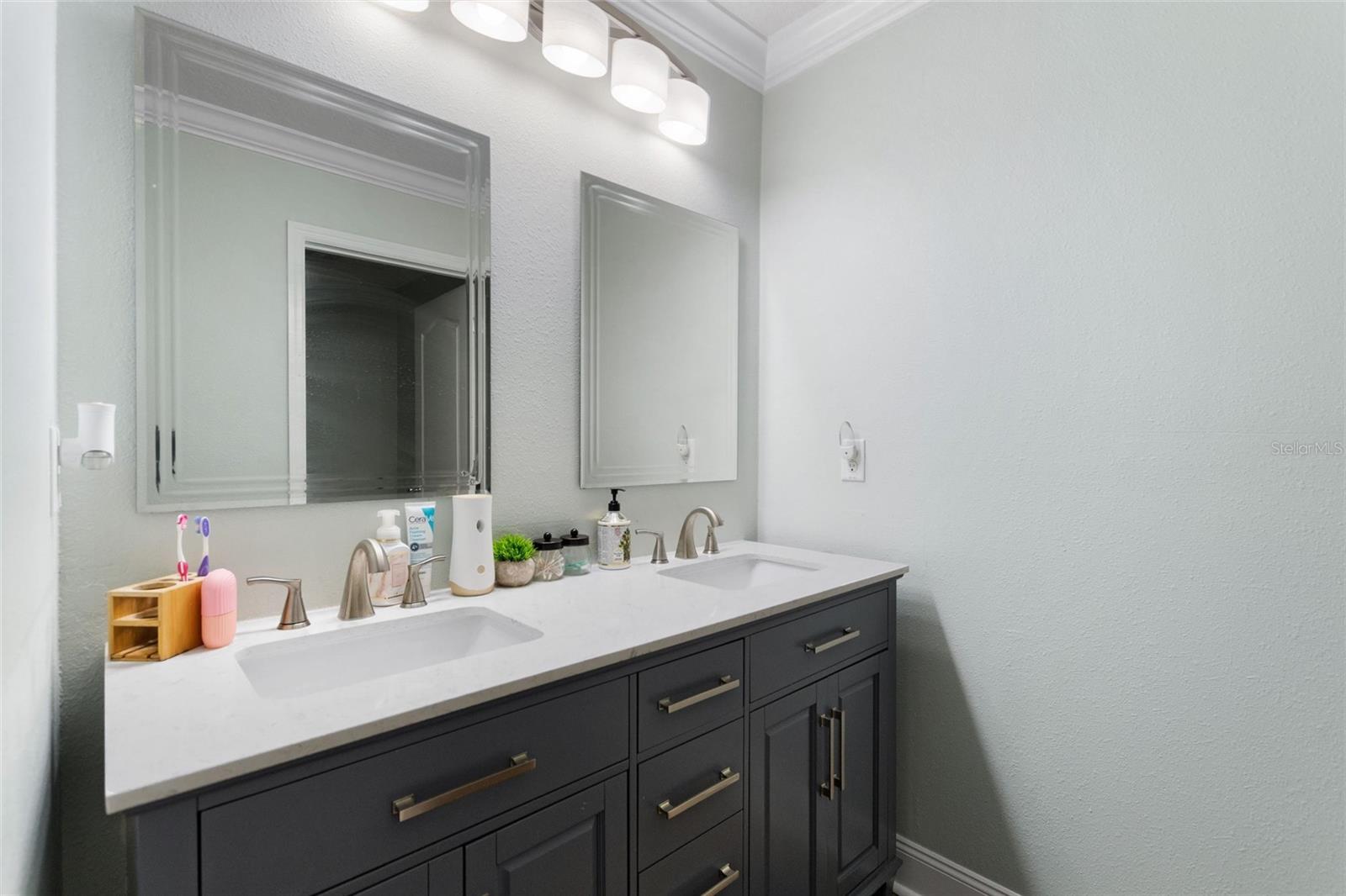 Image 25 of 51 For 144 Tracy Circle