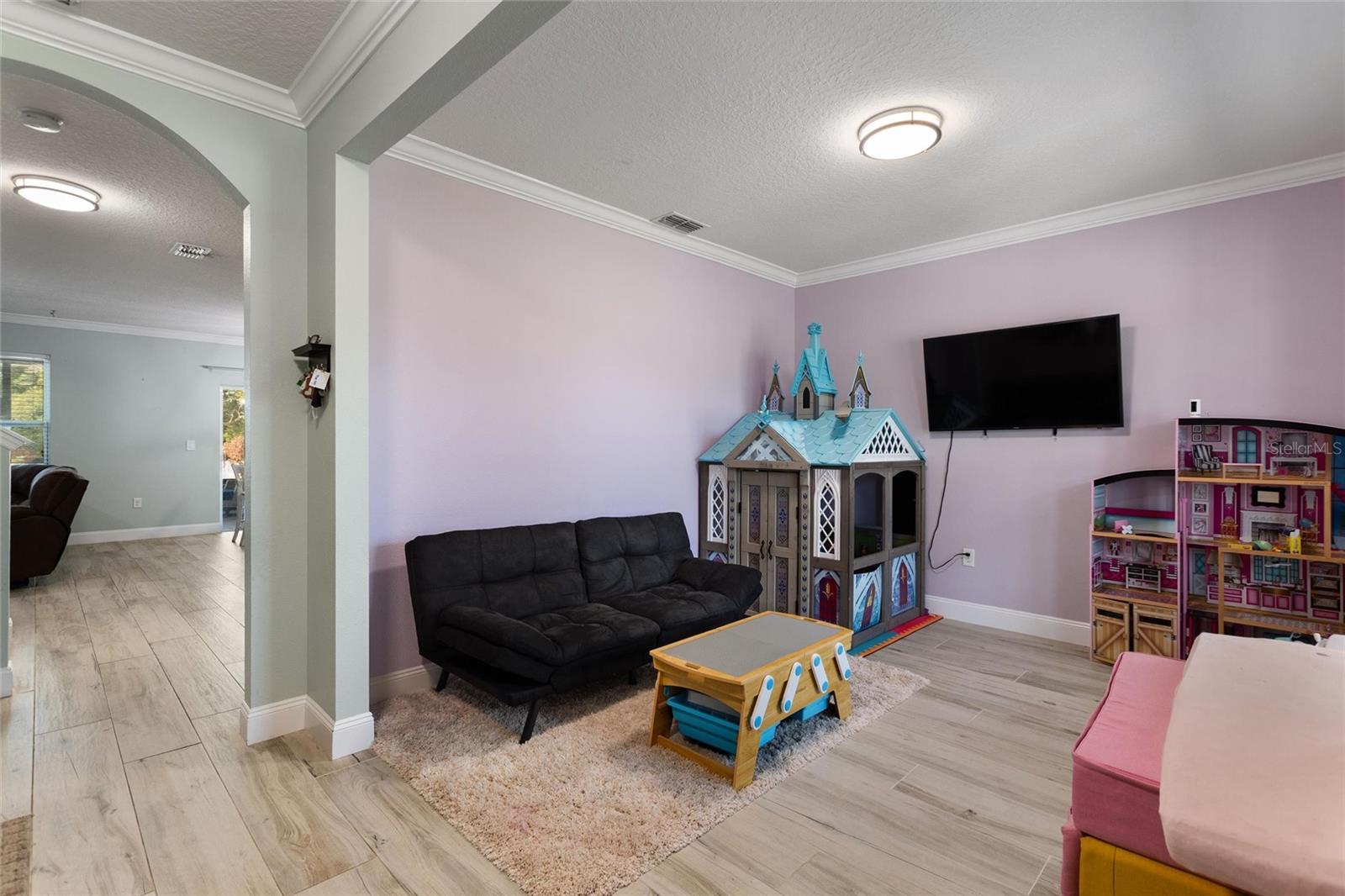 Image 4 of 51 For 144 Tracy Circle