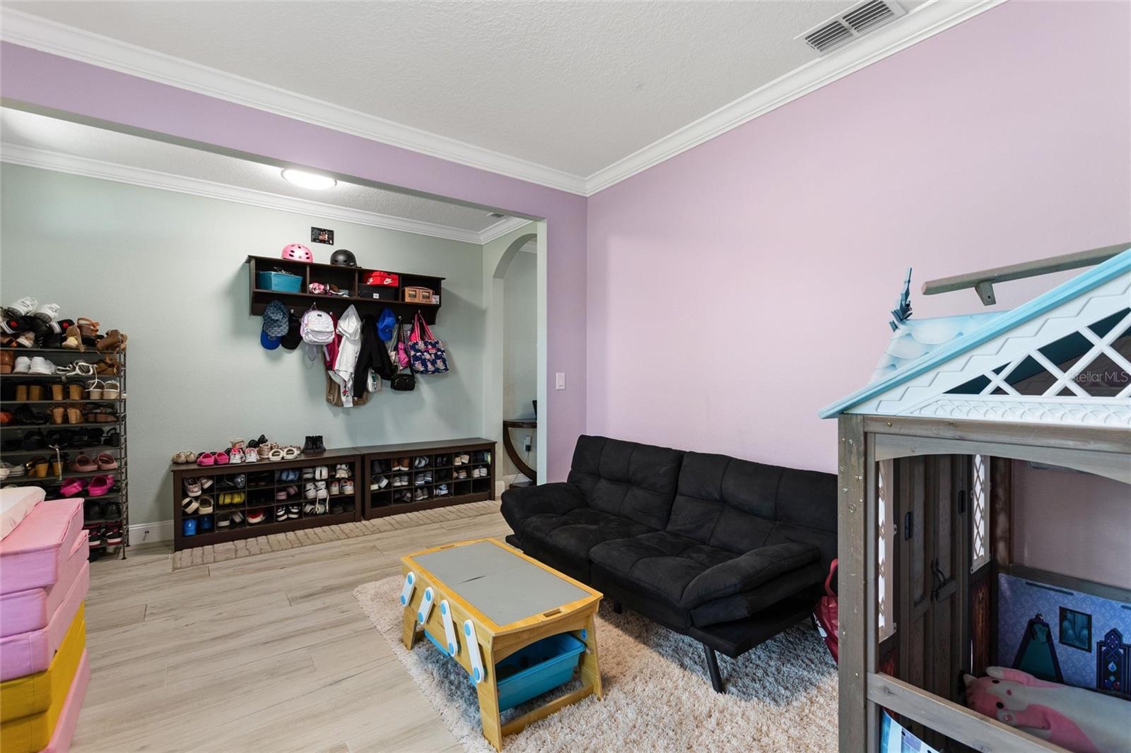 Image 6 of 51 For 144 Tracy Circle