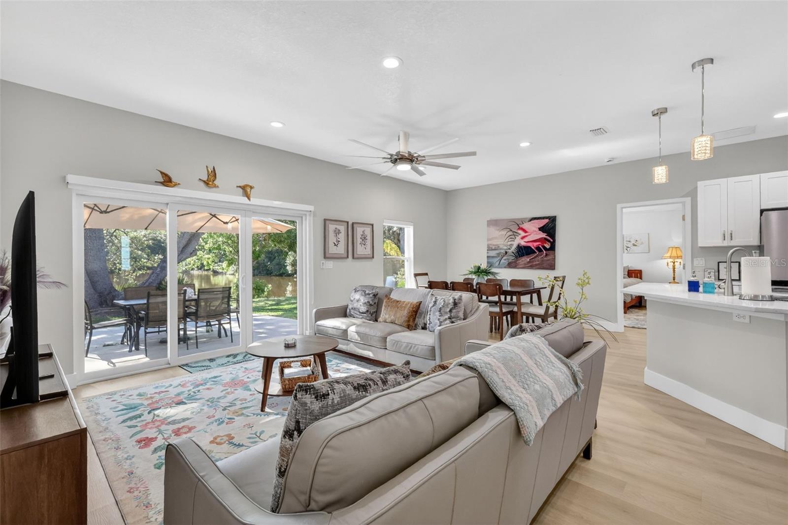 Image 10 of 50 For 335 Vincent Drive