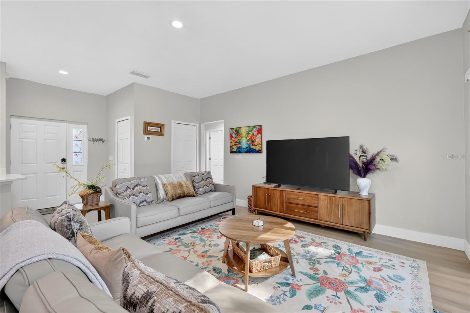 Image 12 of 50 For 335 Vincent Drive