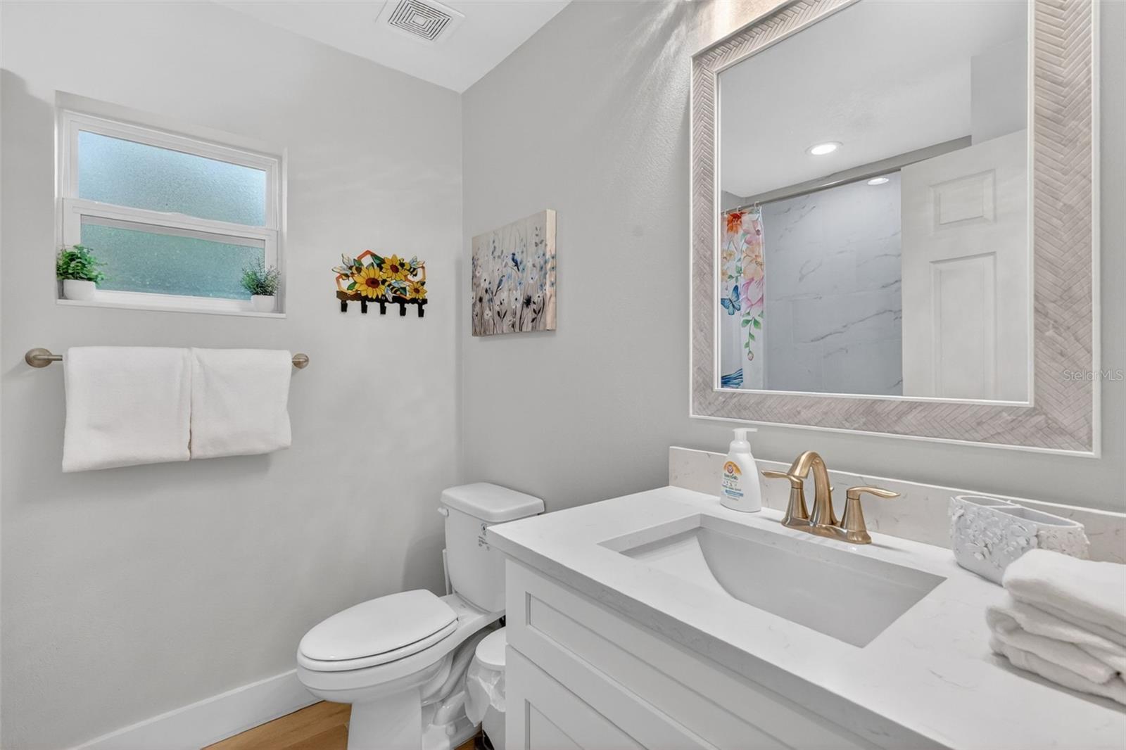 Image 29 of 50 For 335 Vincent Drive