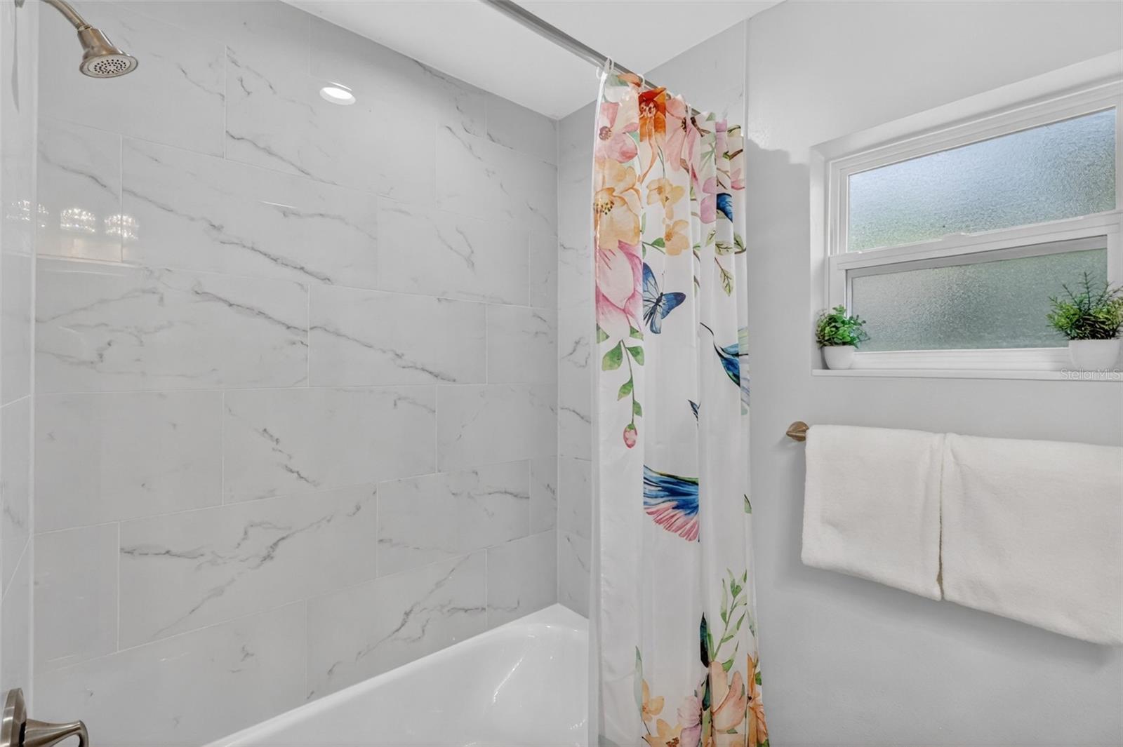 Image 30 of 50 For 335 Vincent Drive