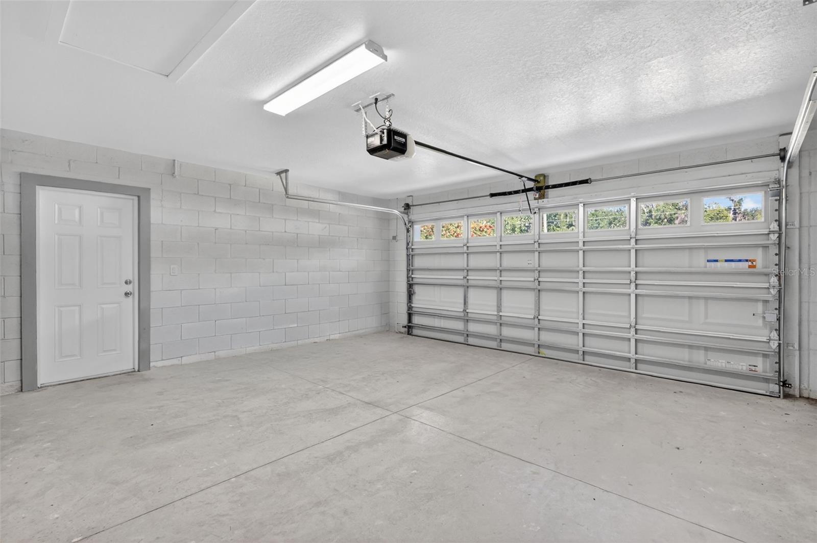 Image 32 of 50 For 335 Vincent Drive