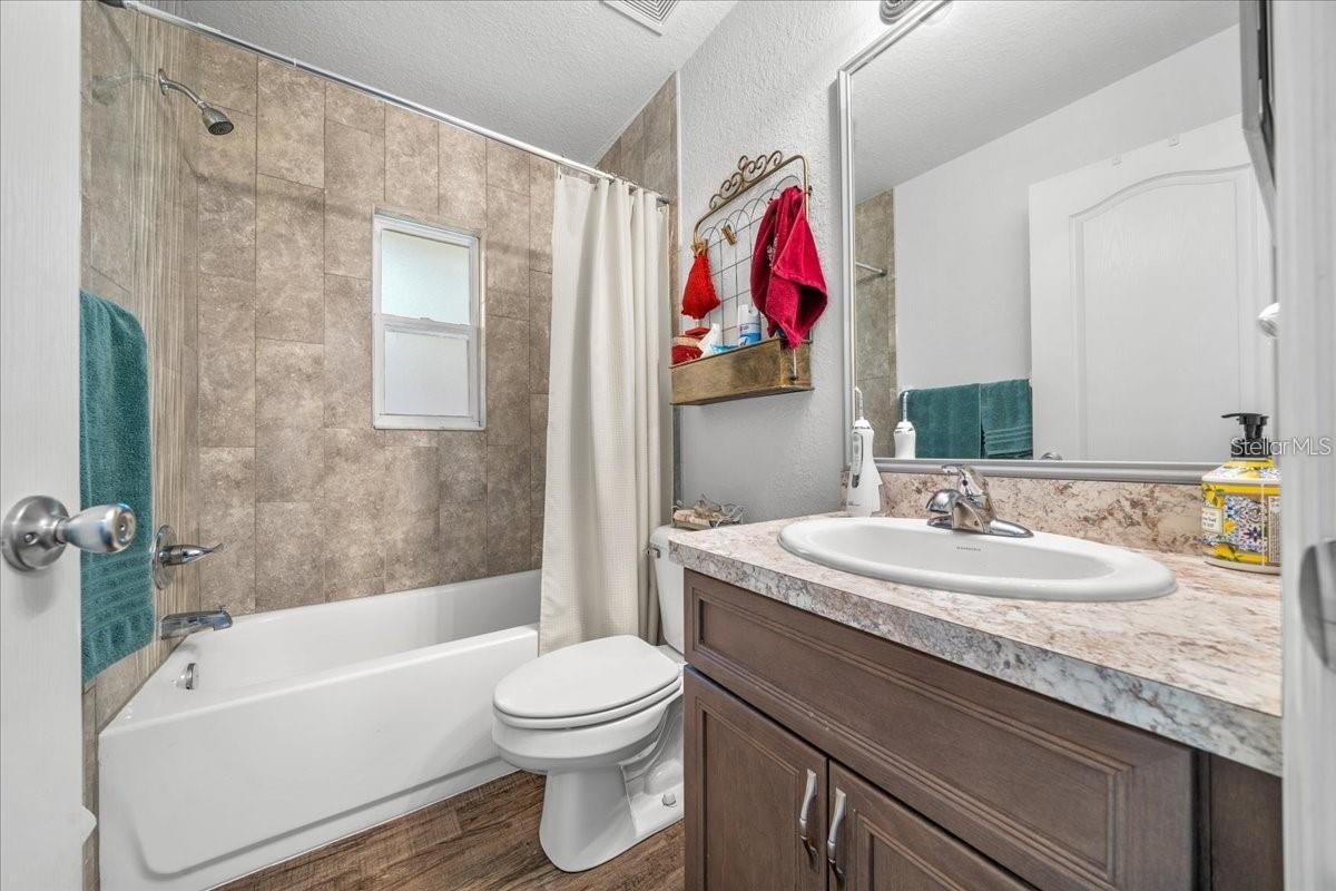 Image 12 of 14 For 543 Rooks Avenue