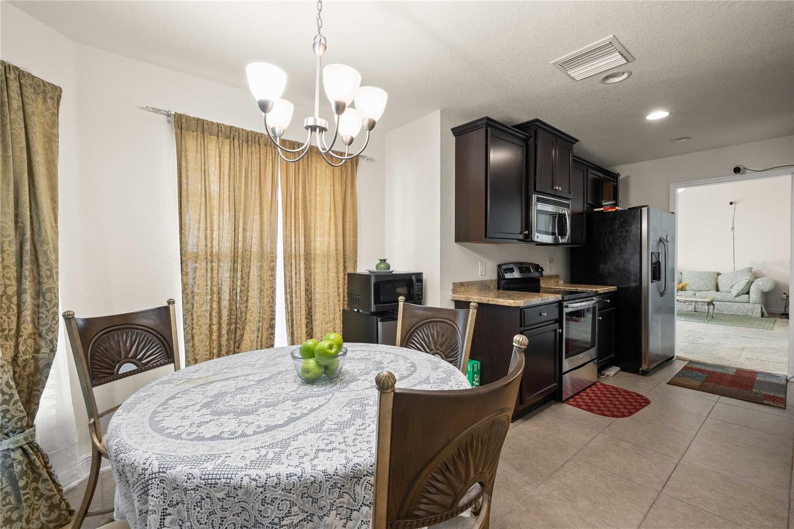 Image 18 of 29 For 31045 Satinleaf Run