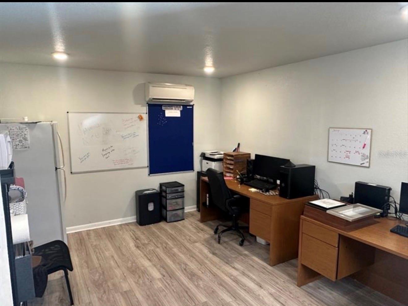 Image 6 of 13 For 1721 Leesburg Commons Court