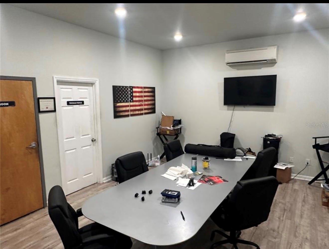 Image 7 of 13 For 1721 Leesburg Commons Court