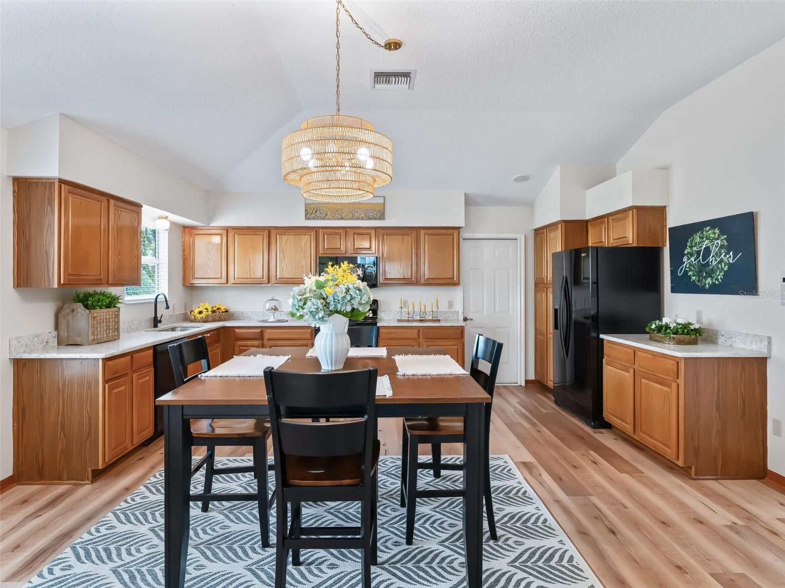 Image 15 of 38 For 508 Alcazar Court