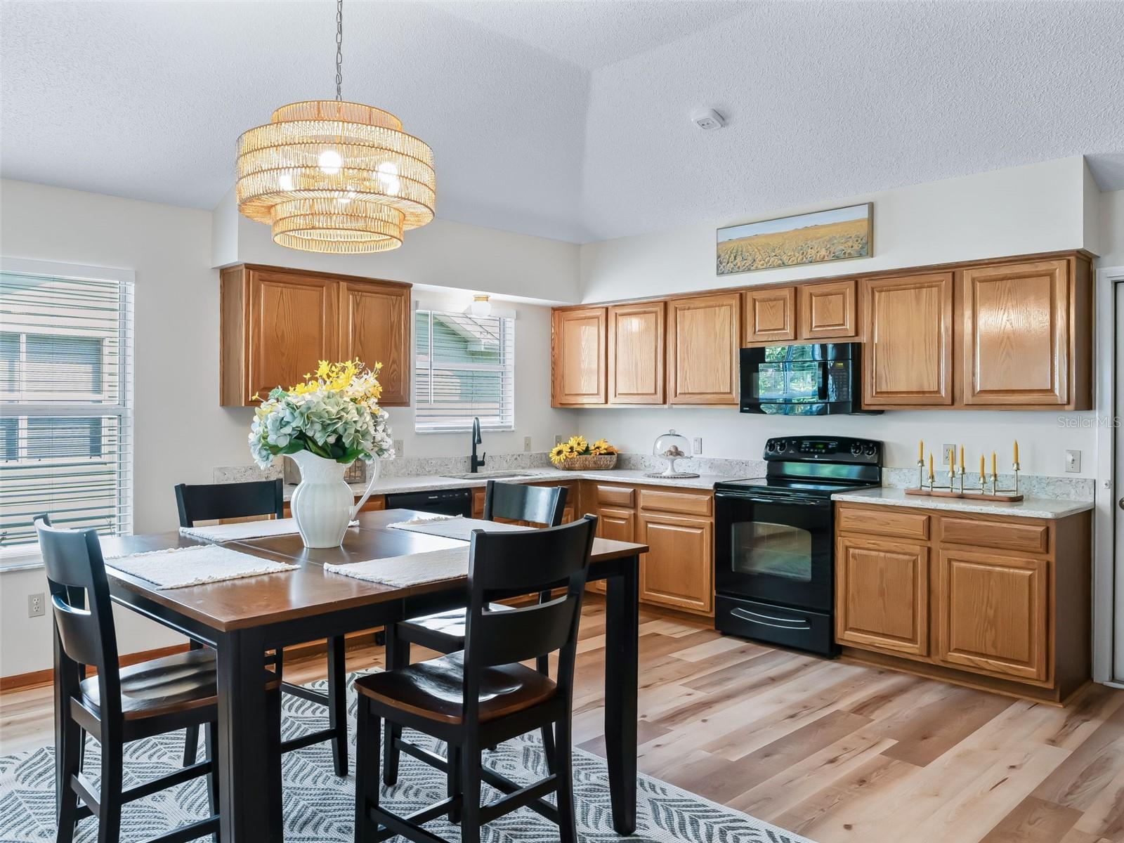 Image 16 of 38 For 508 Alcazar Court