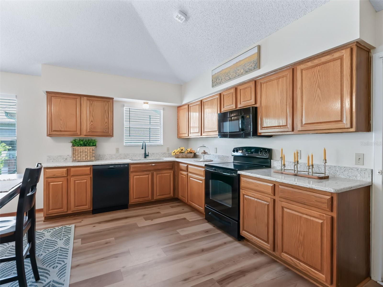 Image 17 of 38 For 508 Alcazar Court