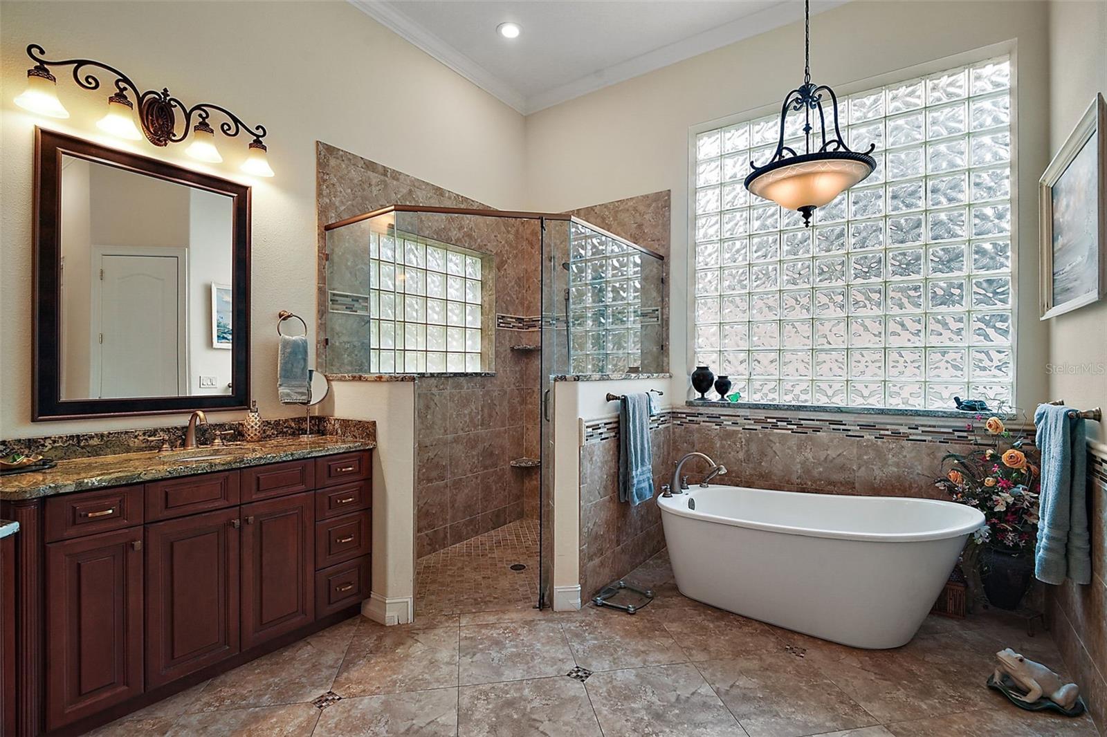 Image 22 of 57 For 11106 Oakshore Lane