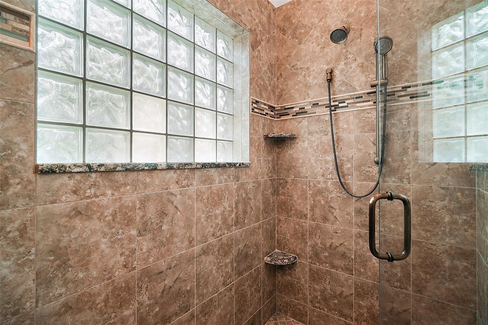 Image 24 of 57 For 11106 Oakshore Lane