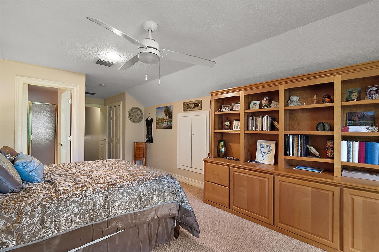 Image 33 of 57 For 11106 Oakshore Lane