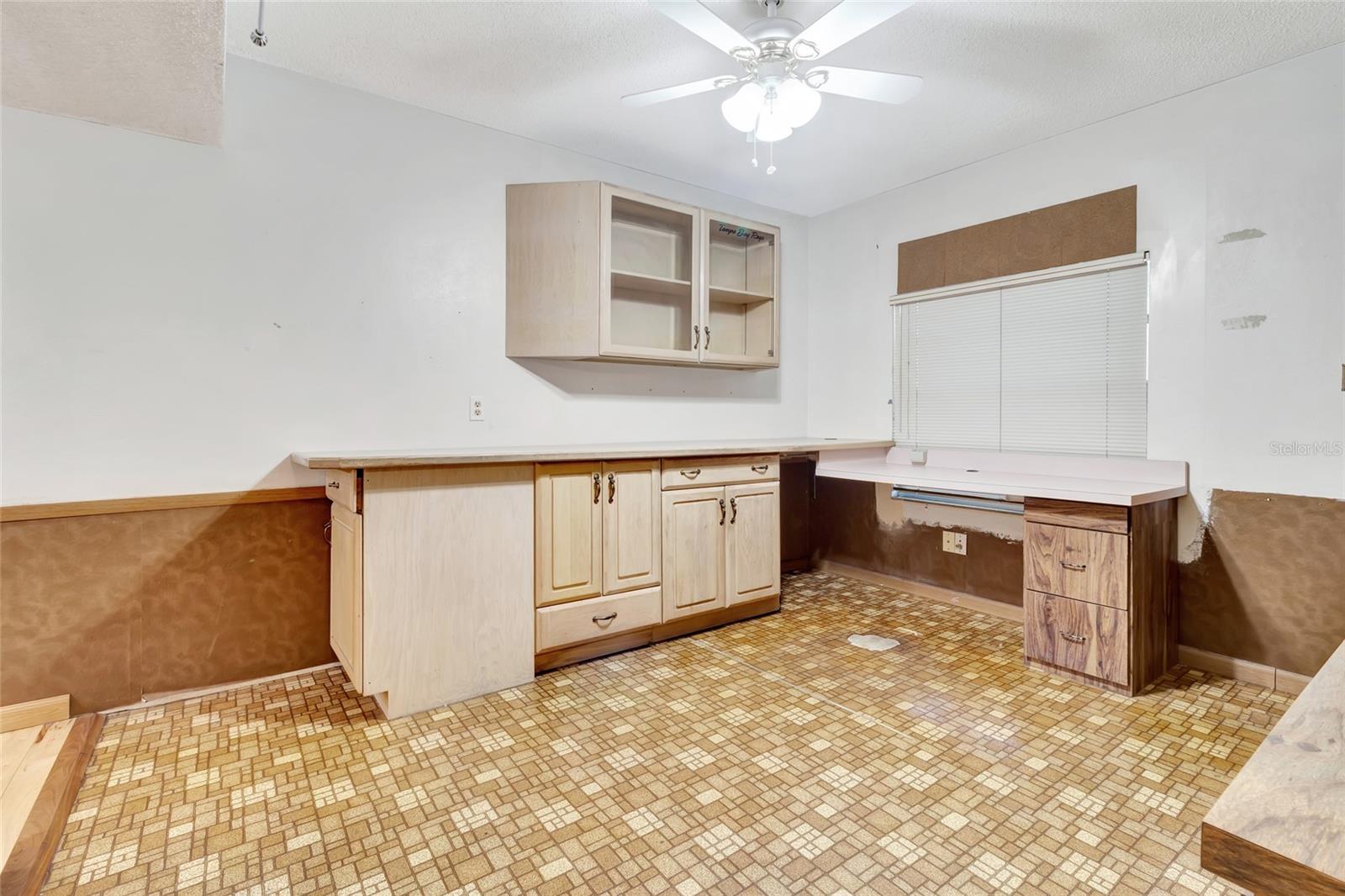 Image 10 of 38 For 1077 Linden Street