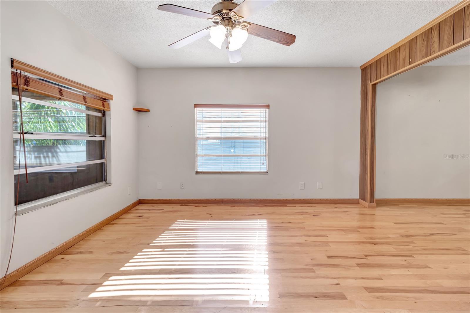 Image 15 of 38 For 1077 Linden Street