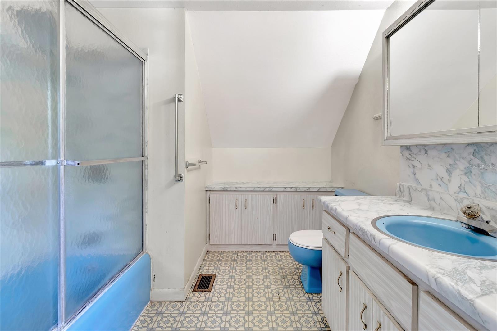 Image 22 of 38 For 1077 Linden Street