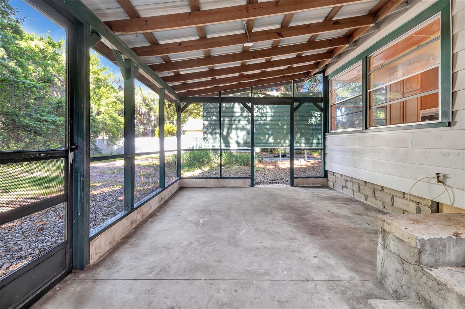 Image 28 of 38 For 1077 Linden Street