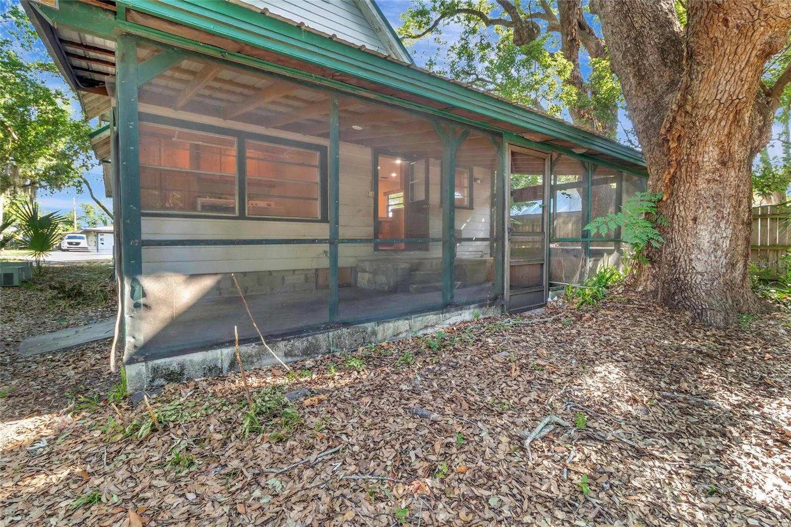 Image 35 of 38 For 1077 Linden Street