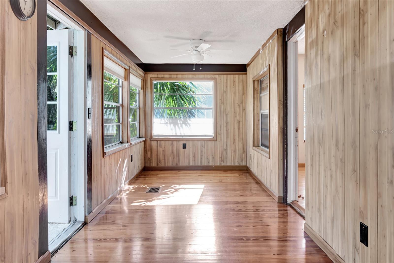 Image 4 of 38 For 1077 Linden Street