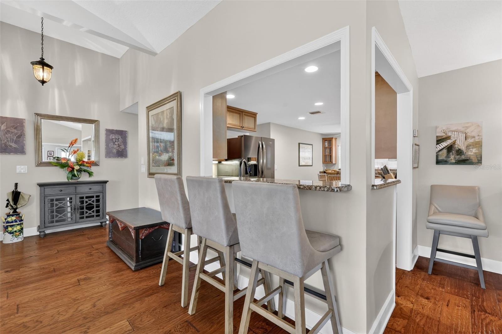 Image 21 of 100 For 605 Sandlake Court