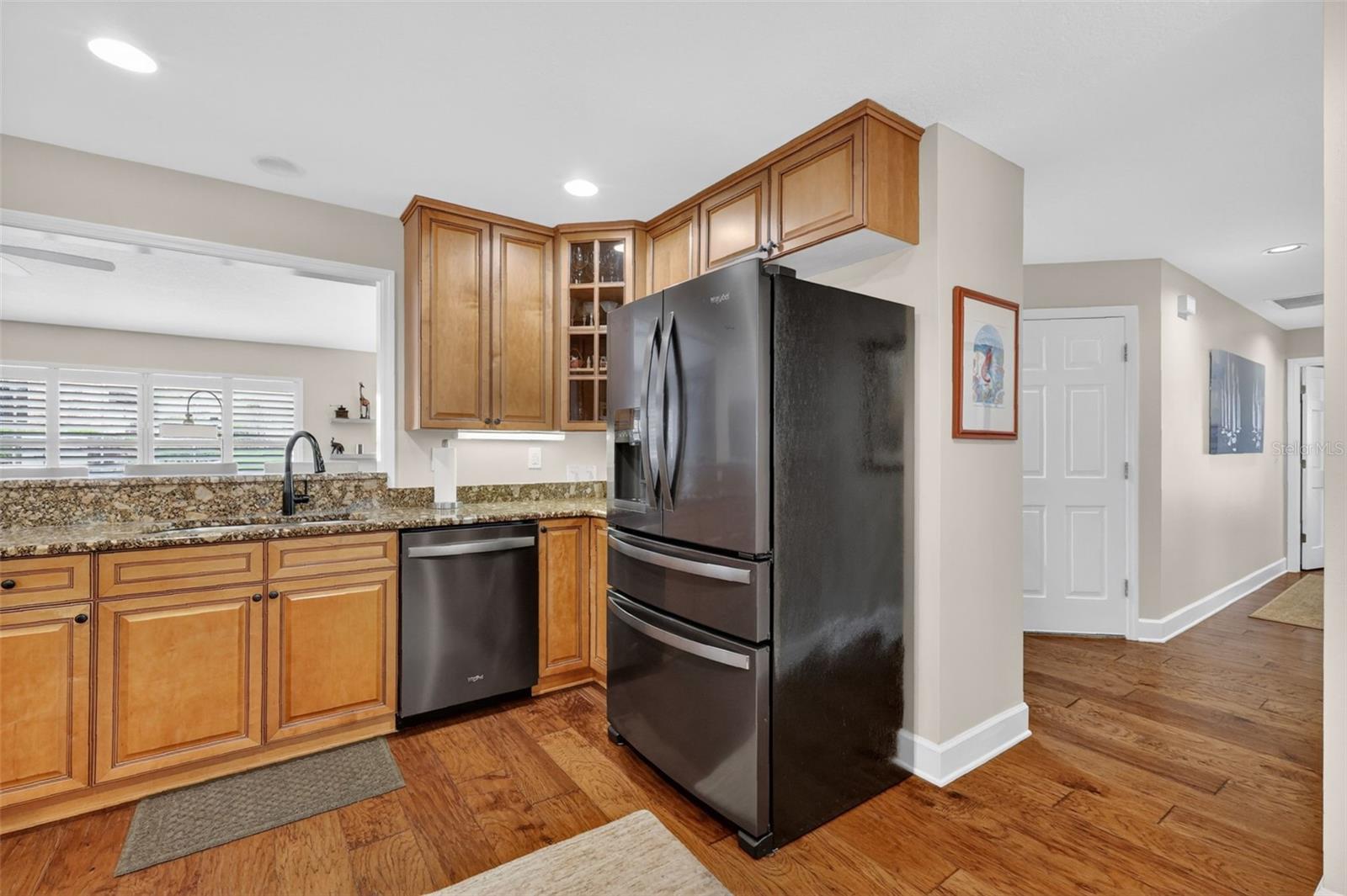 Image 27 of 100 For 605 Sandlake Court