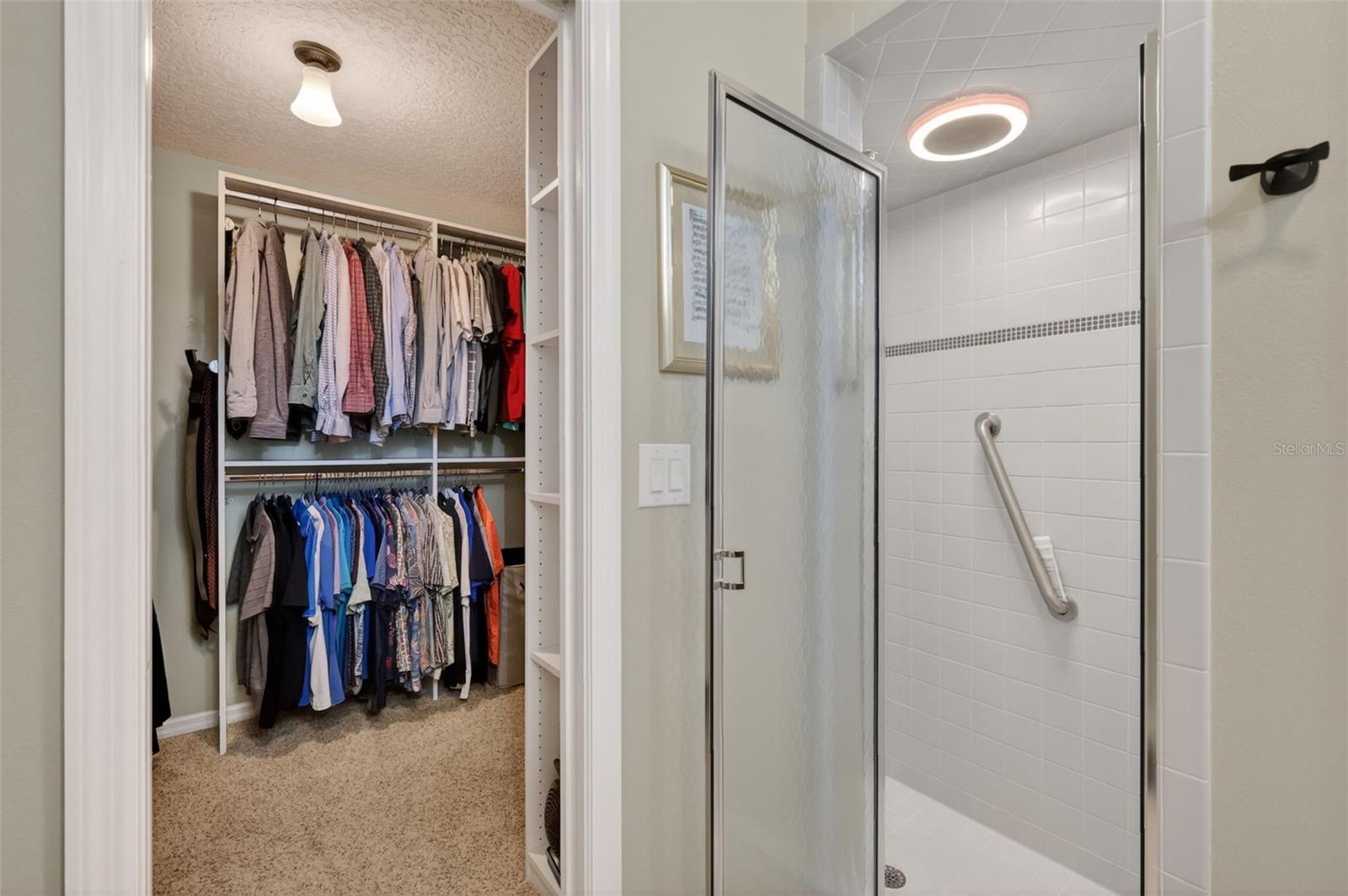 Image 33 of 100 For 605 Sandlake Court