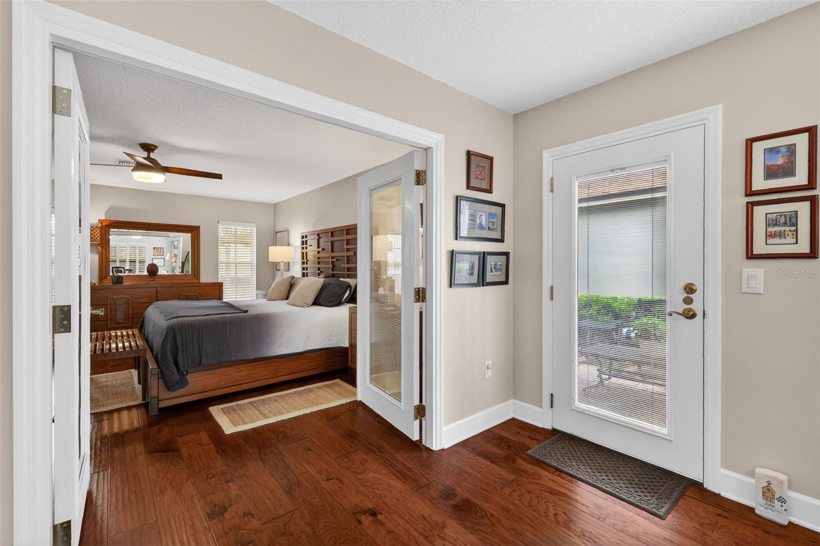 Image 37 of 100 For 605 Sandlake Court