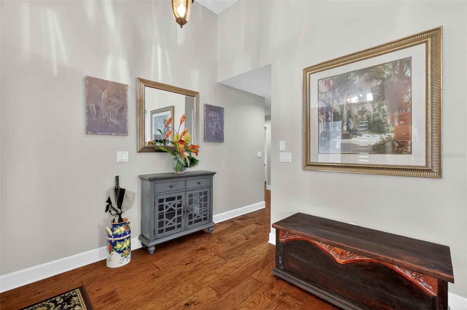 Image 43 of 100 For 605 Sandlake Court