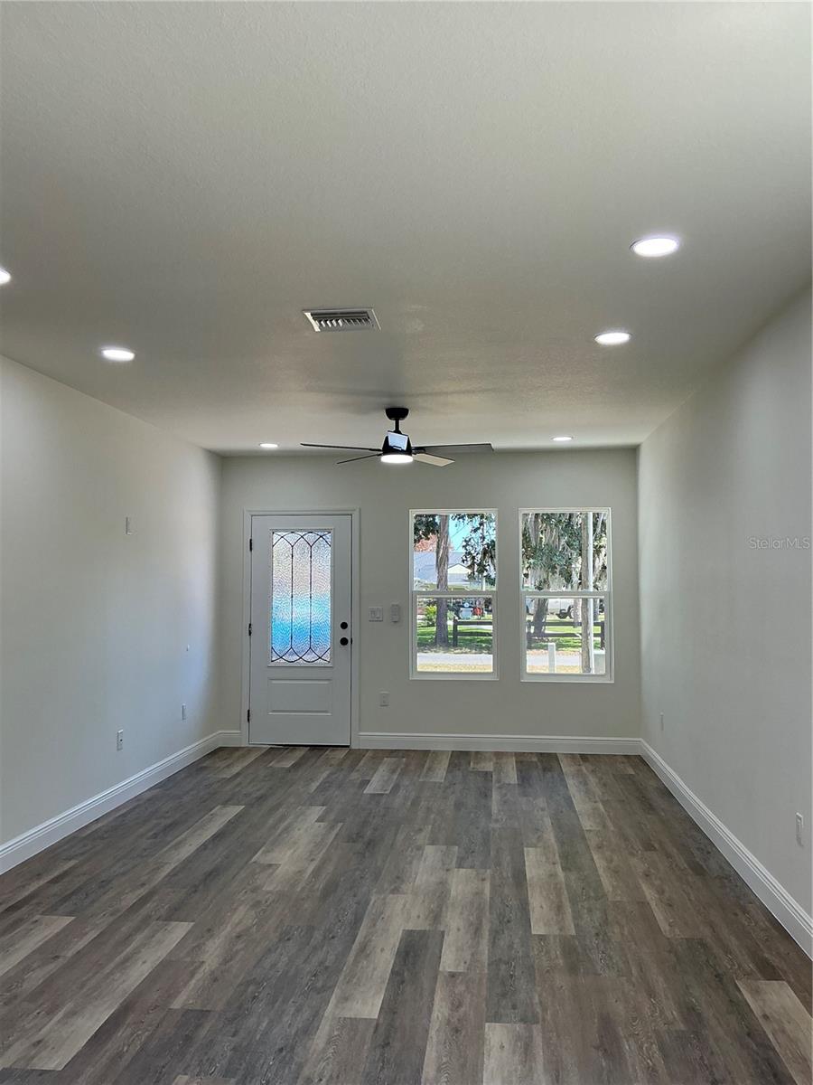 Image 2 of 19 For 7152 Palm Avenue