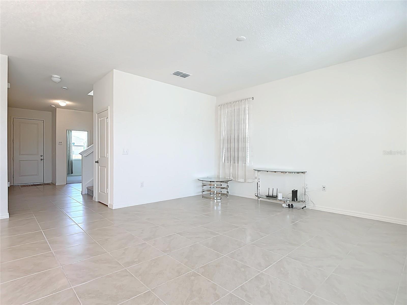 Image 10 of 67 For 795 Overpool Avenue