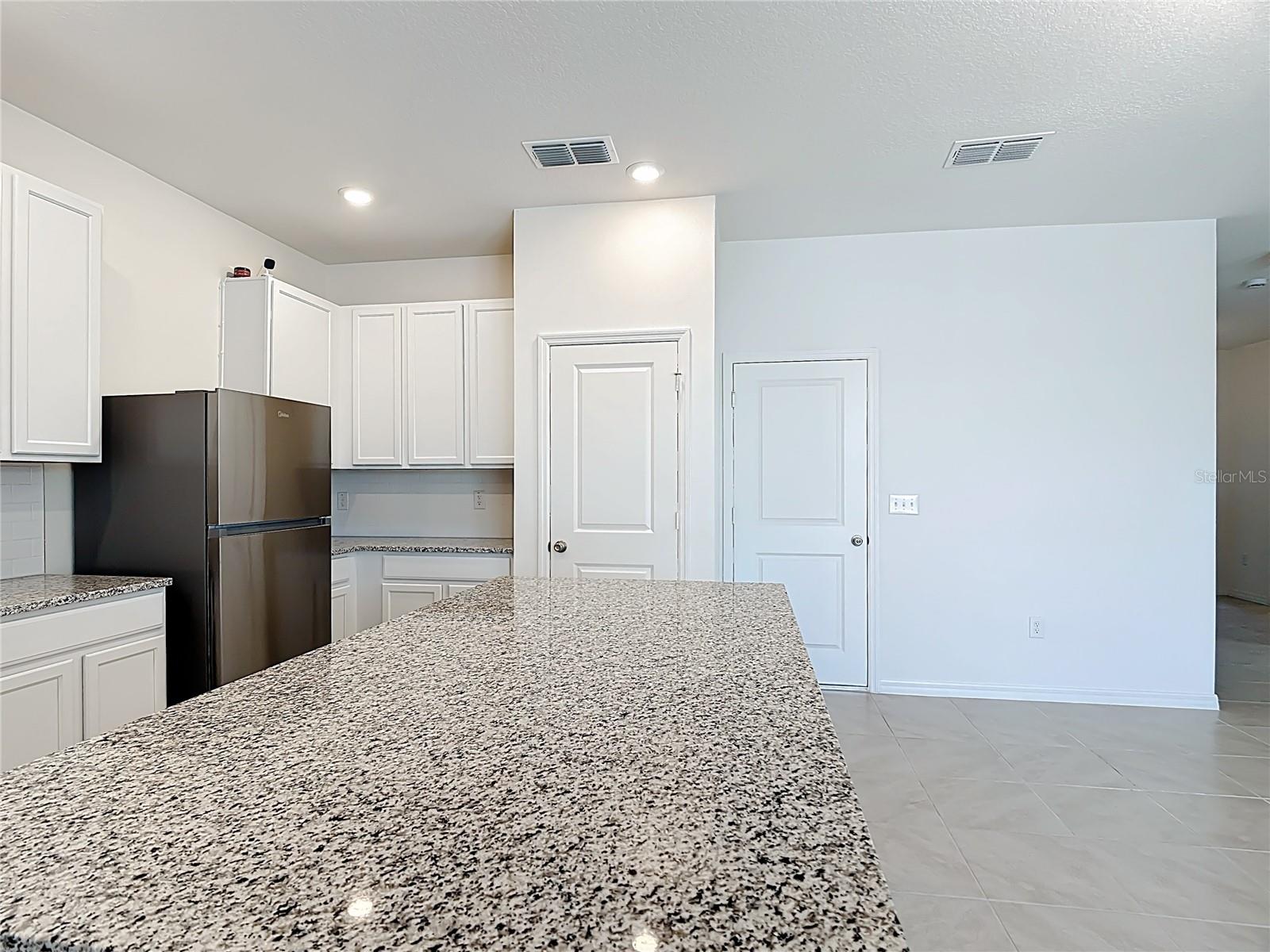 Image 20 of 67 For 795 Overpool Avenue