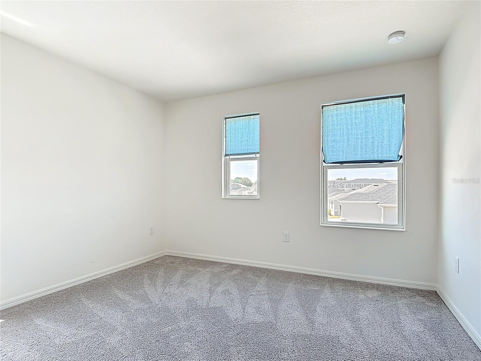 Image 27 of 67 For 795 Overpool Avenue