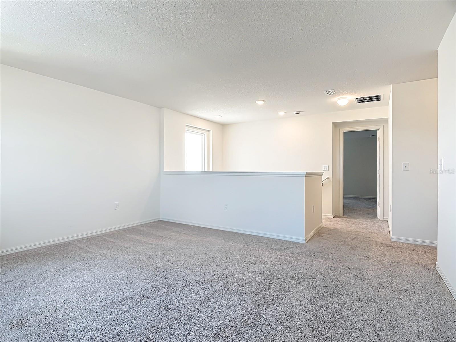 Image 34 of 67 For 795 Overpool Avenue