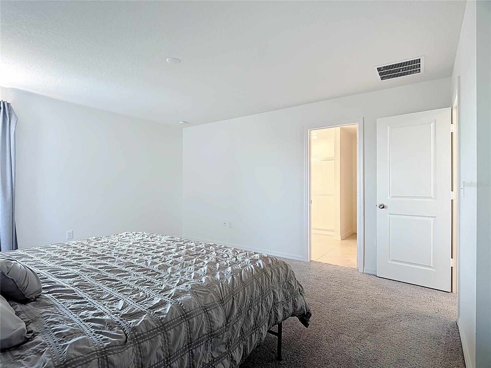 Image 36 of 67 For 795 Overpool Avenue