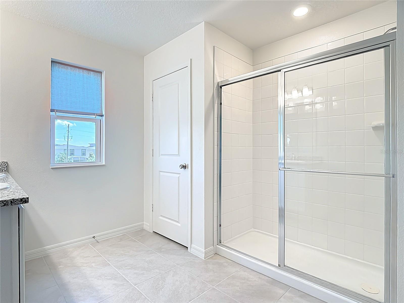 Image 41 of 67 For 795 Overpool Avenue