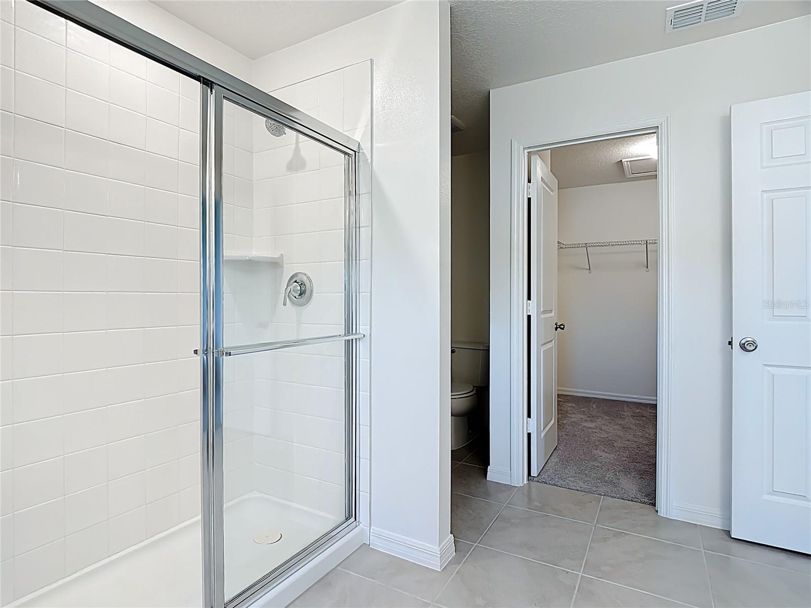 Image 42 of 67 For 795 Overpool Avenue