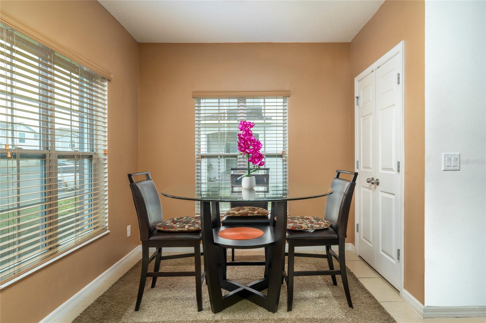 Image 7 of 22 For 212 Primrose Drive