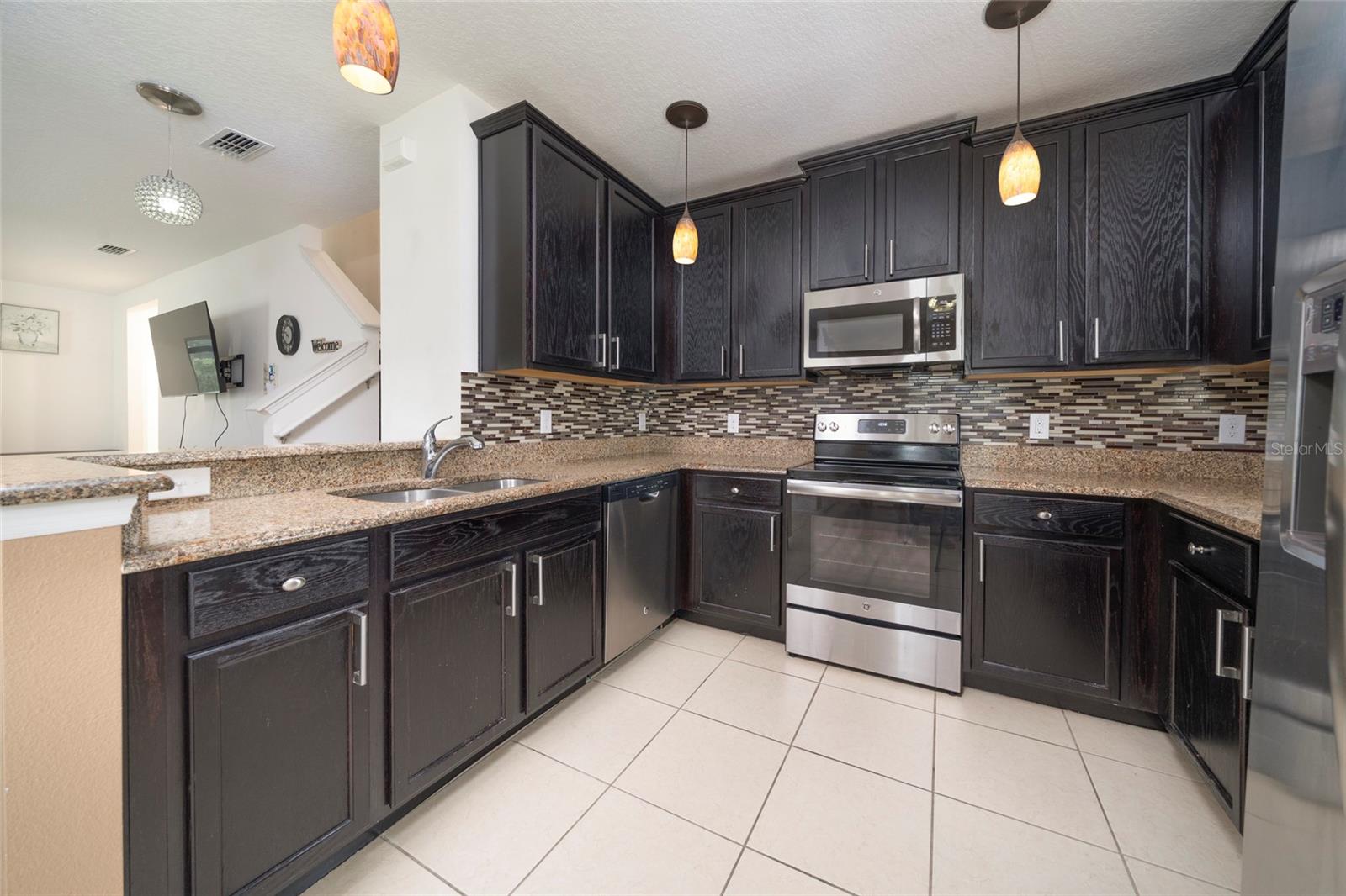 Image 9 of 22 For 212 Primrose Drive