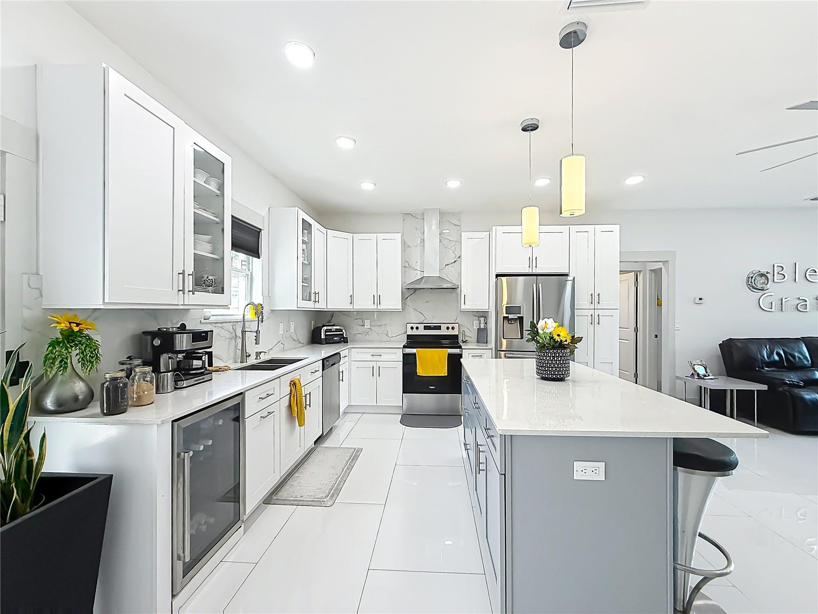 Image 10 of 43 For 11426 Lakeview Drive