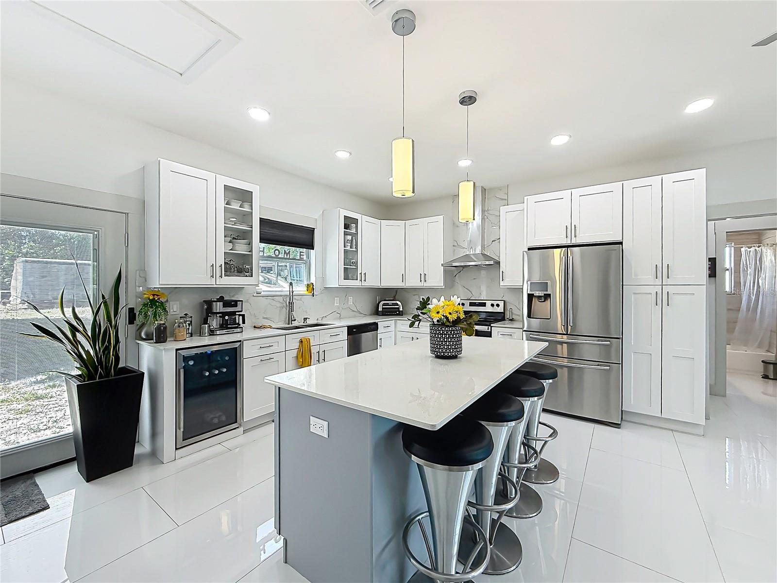 Image 11 of 43 For 11426 Lakeview Drive