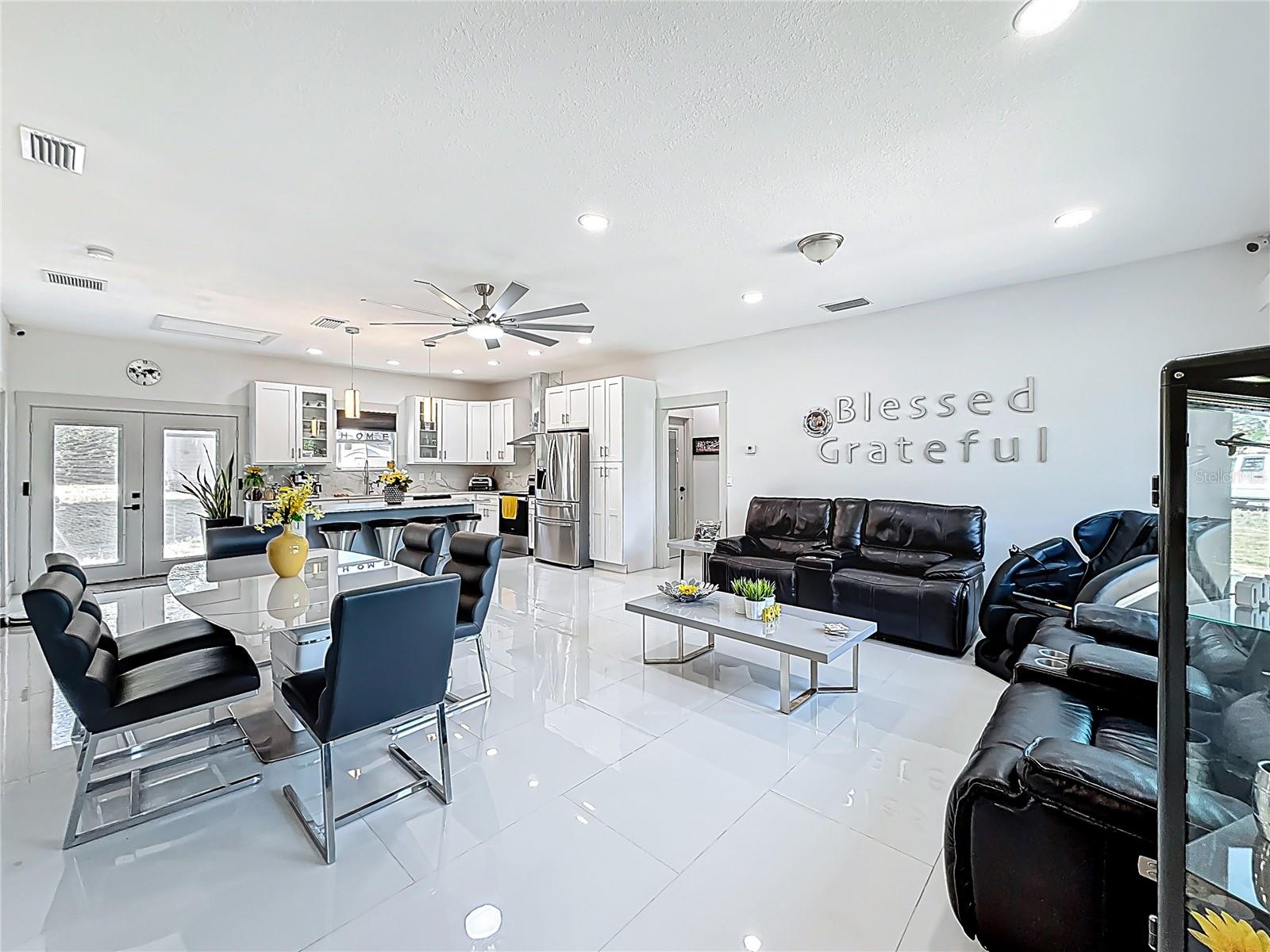 Image 13 of 43 For 11426 Lakeview Drive