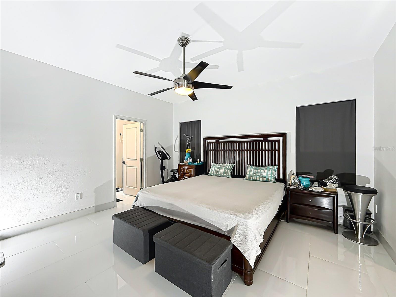 Image 18 of 43 For 11426 Lakeview Drive