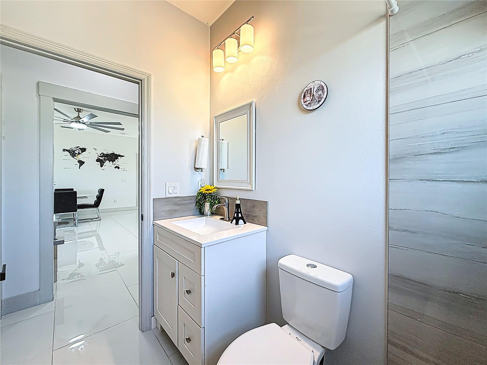 Image 30 of 43 For 11426 Lakeview Drive