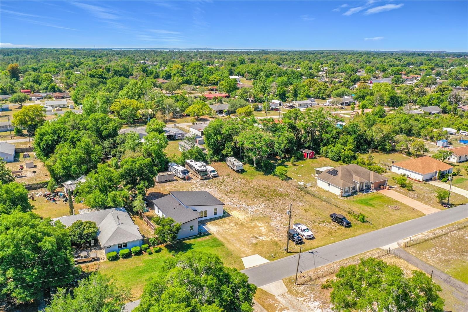 Image 4 of 43 For 11426 Lakeview Drive