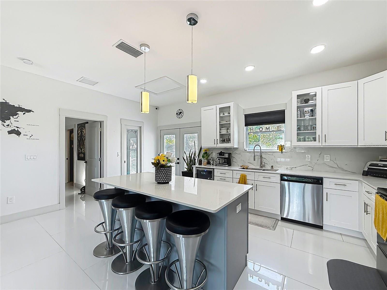 Image 9 of 43 For 11426 Lakeview Drive