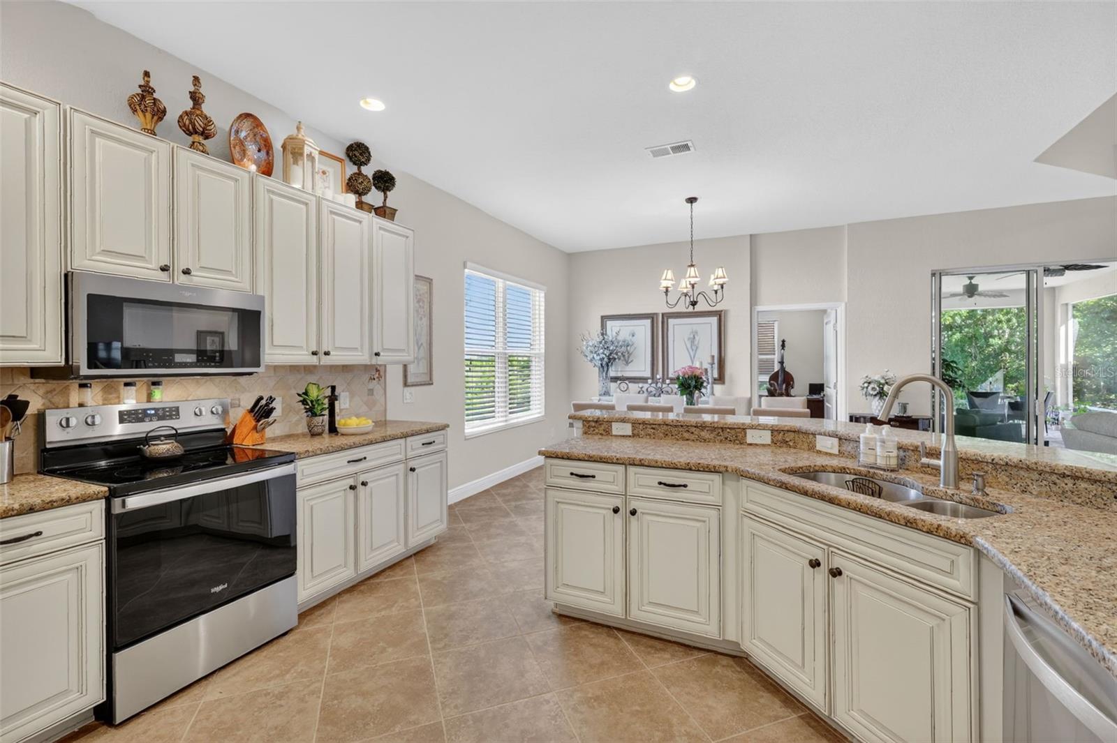 Image 10 of 52 For 10075 Lake Miona Way