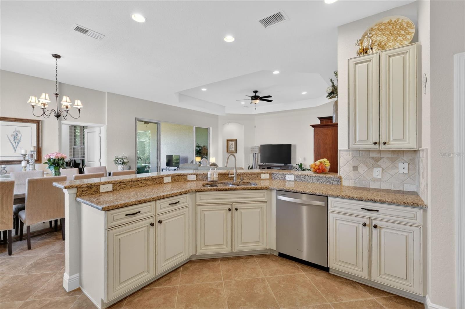 Image 11 of 52 For 10075 Lake Miona Way